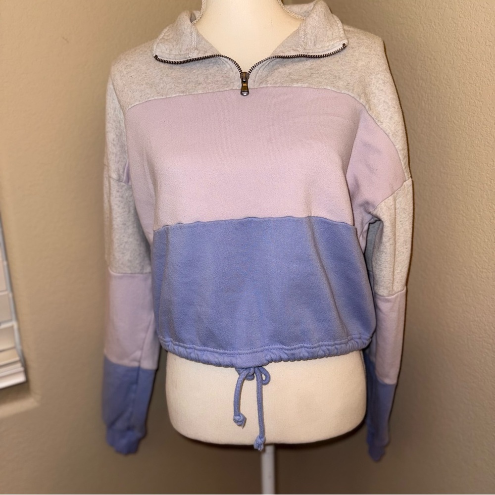 American Eagle Outfitters Gray and Blue Colorblock Hoodie